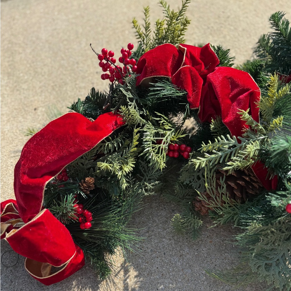Frontgate Holiday Pine Garland with Red Bows - NWT - Picture 11 of 16